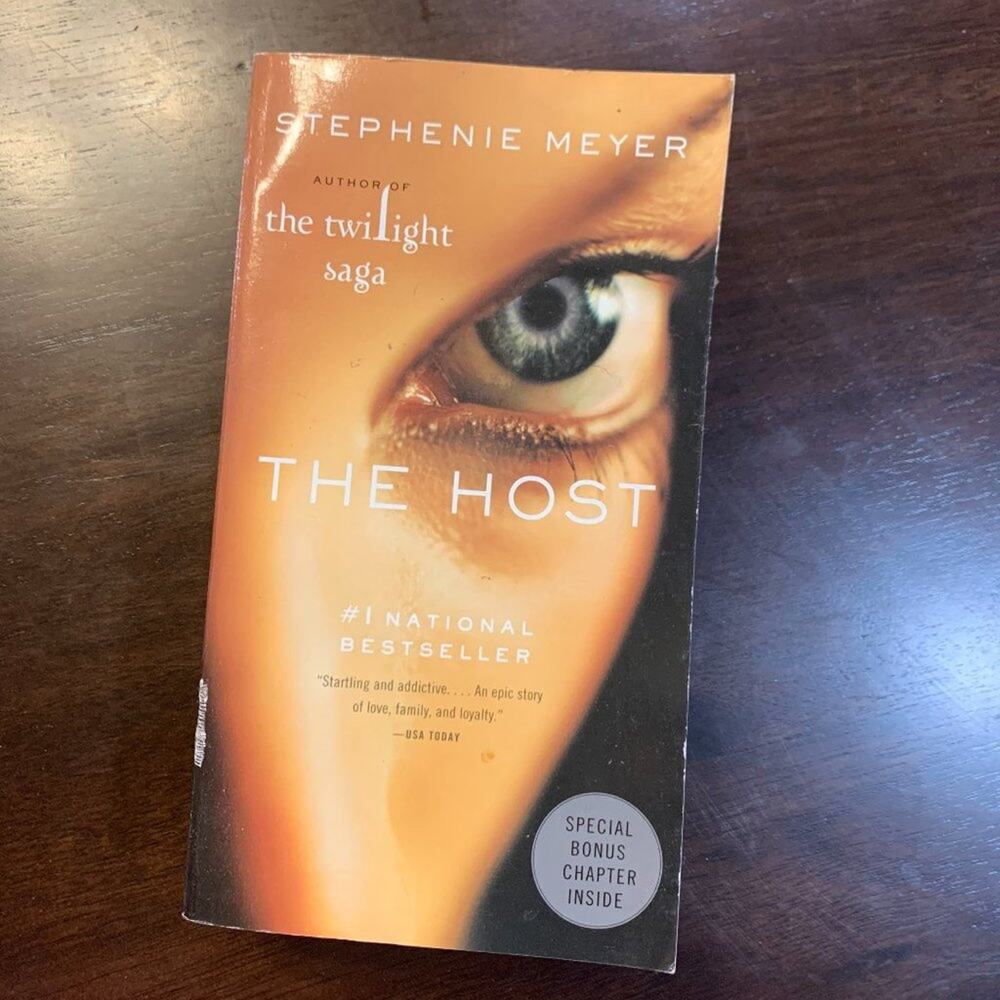 Book Novel - The Host by Stephenie Meyer